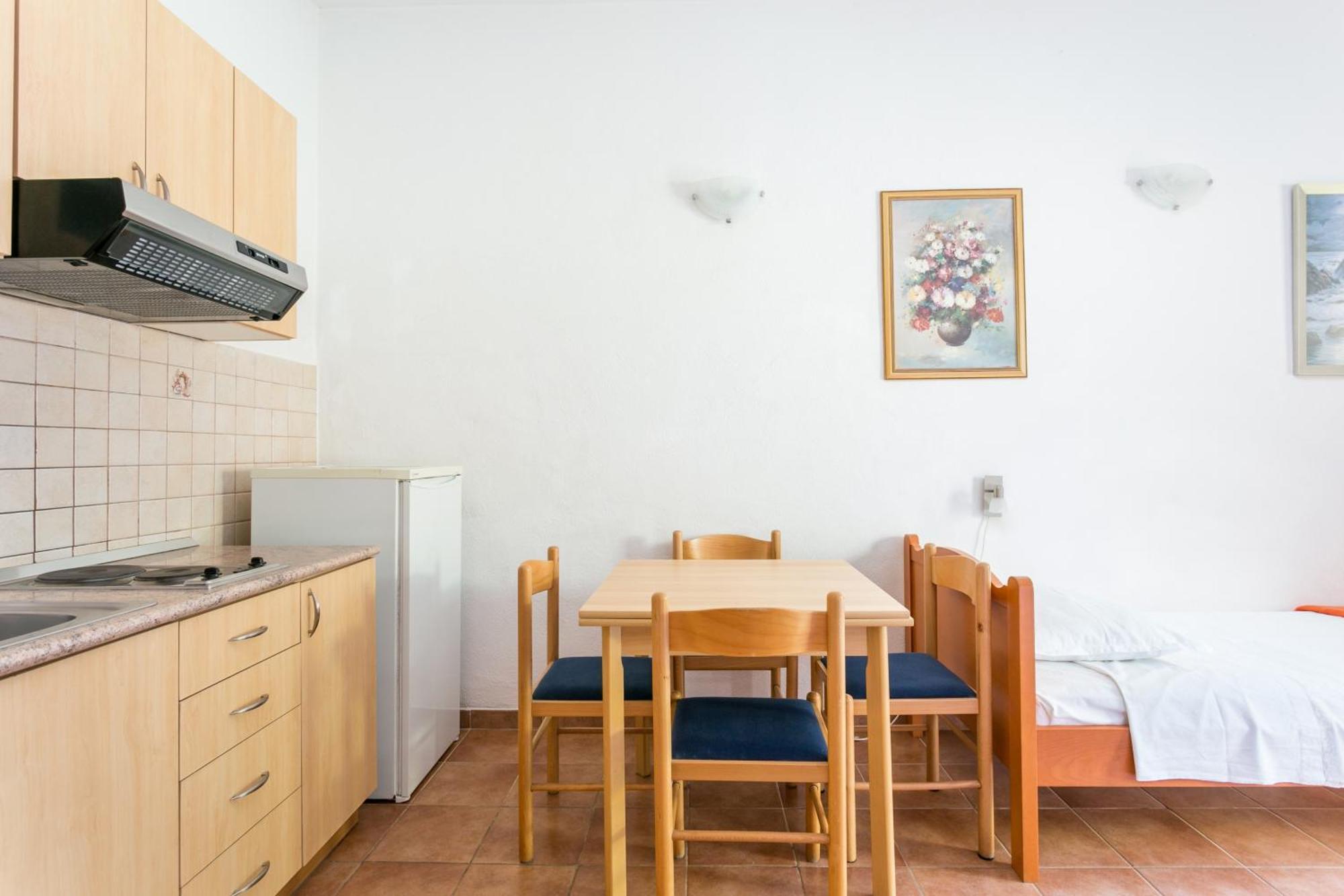 Apartments By The Sea Baska Voda, Makarska - 300 Exterior photo